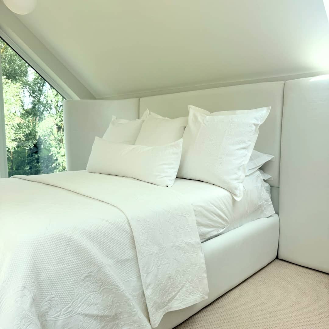 The Luxury Bed Company Roxwell Upholstered Bed Frame